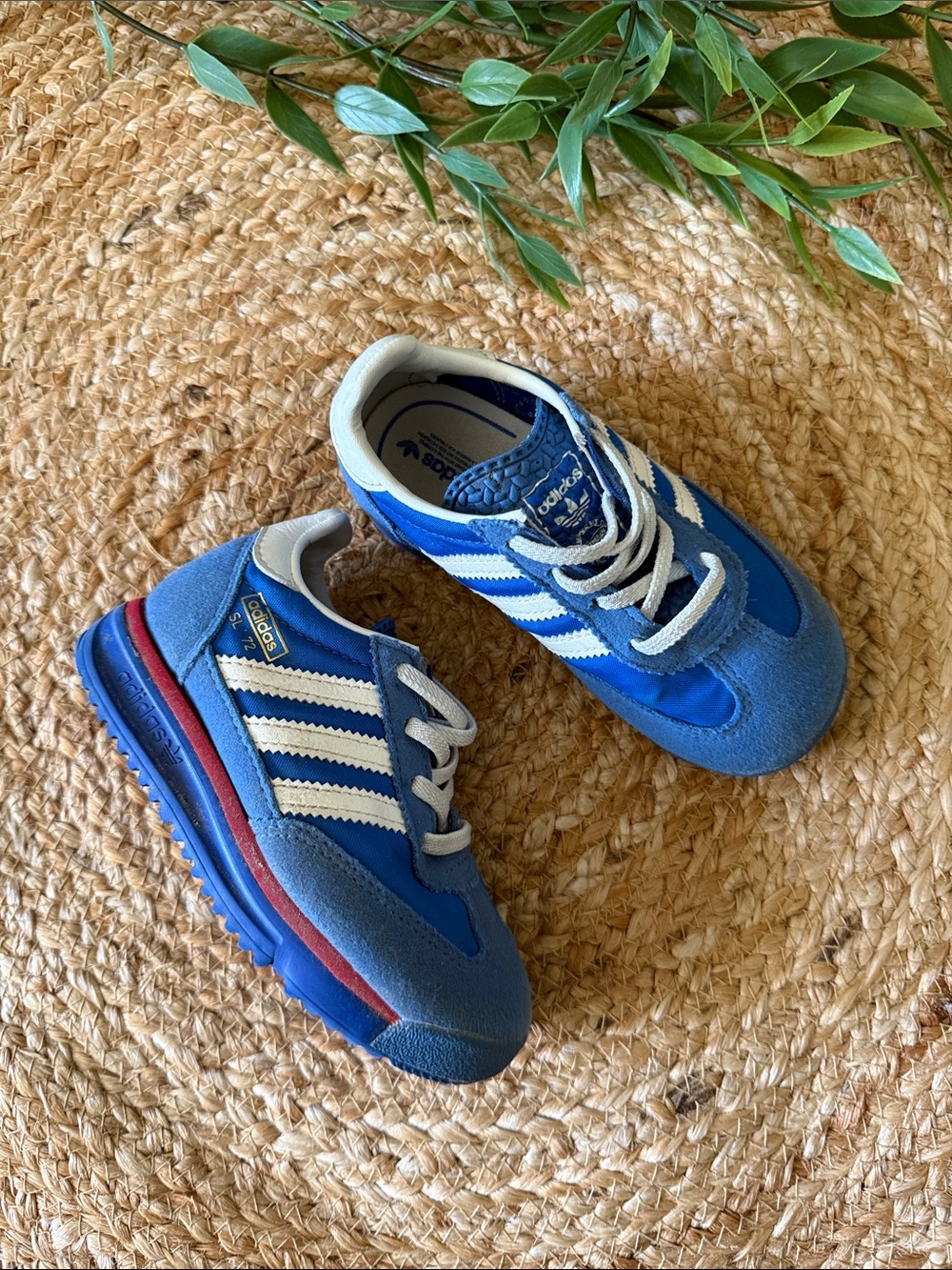 SL 72 RS ELASTIC LACES SHOES KIDS. Size 8